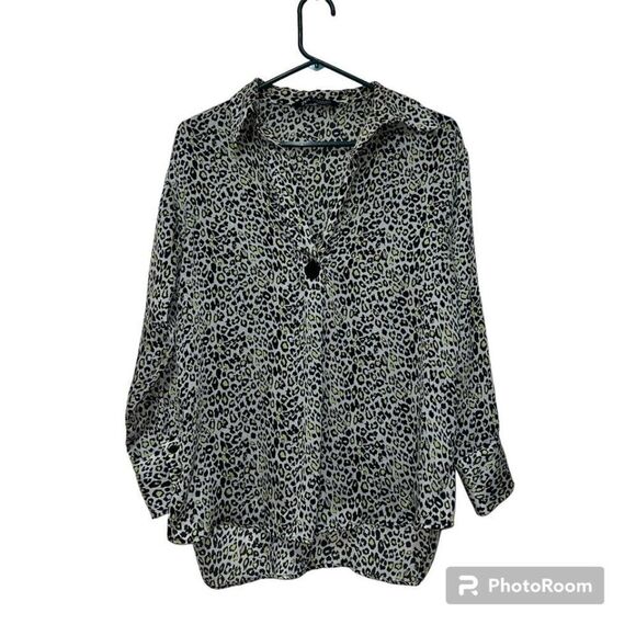 Zara Cheetah Animal Print Silky Long Sleeve V-Neck Blouse Womens XS - Picture 3 of 7